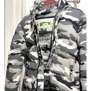 Aritzia TNA The Super Puff™ Goose Down Puffer Jacket XXS (White Camo)